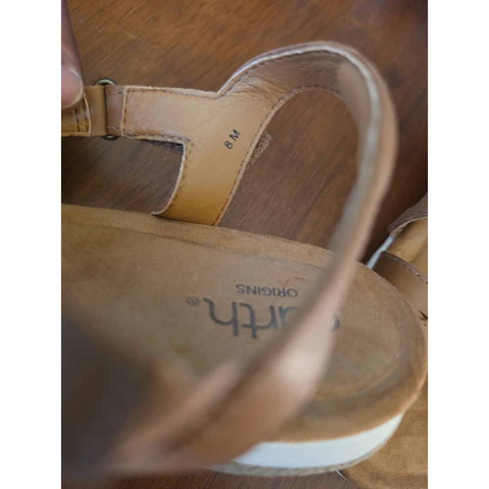 WOMEN'S SANDALS BY "EARTH ORIGIN" SIZE 8 WIDE, LIGHT BROWN COLOR - Picture 5 of 6